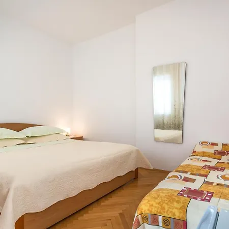 Frühstückspension Roko Tučepi