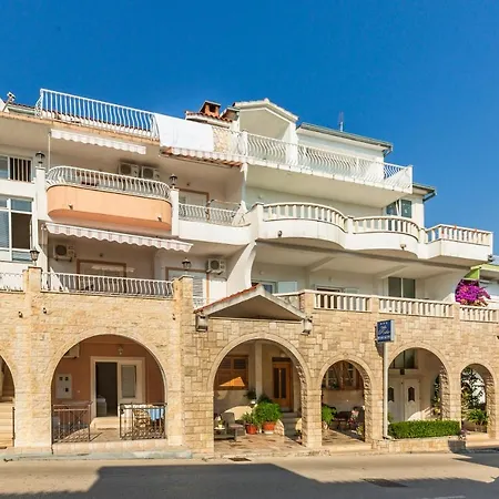 Roko Bed & Breakfast Tucepi