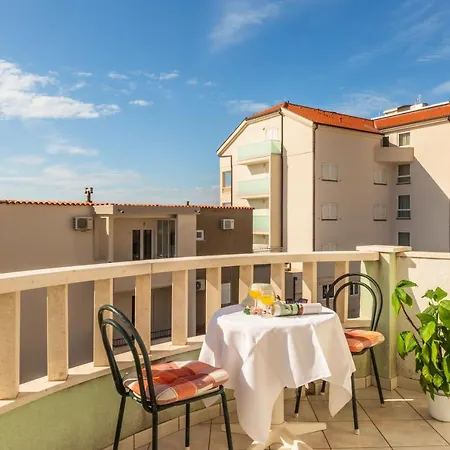 Frühstückspension Roko Tučepi