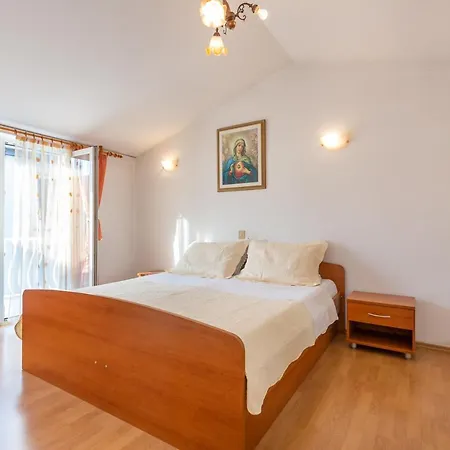 Roko krevet i doručak