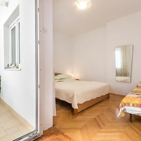 Frühstückspension Roko Tučepi