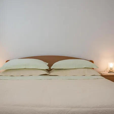 Roko Bed and Breakfast Tučepi