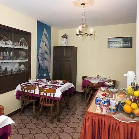 Roko Bed & Breakfast 3*
