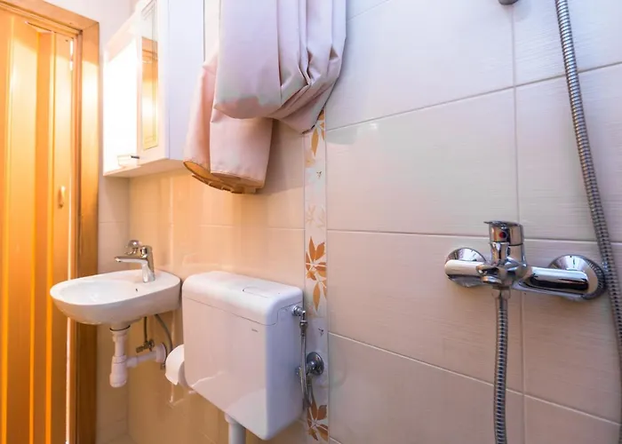 krevet i doručak Roko 3*