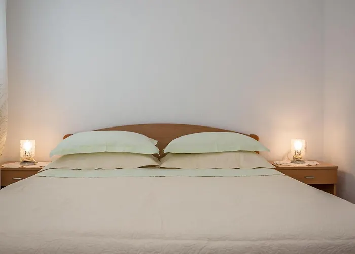 Roko krevet i doručak Tucepi